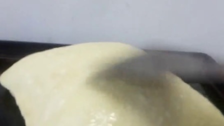 开封鸡蛋灌饼培的做法 开封鸡蛋灌饼配方 重点在气泡技术上 开封小吃培训