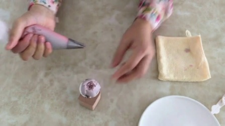 裱花奶油霜的制作方法 学习蛋糕裱花 裱花蛋糕图片