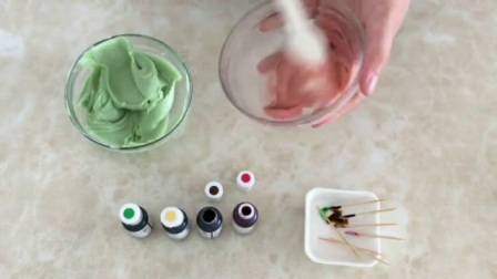 蛋糕裱花图片视频教程 如何裱花 生日蛋糕裱花制作
