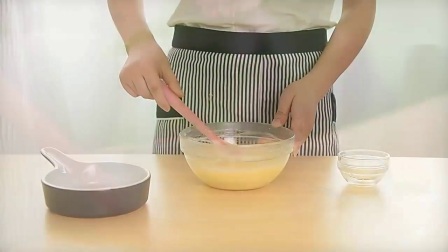 生日蛋糕奶油制作方法_肉松蛋糕卷制作方法