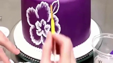 抹圆型蛋糕胚之裱花蛋糕生日蛋糕的做法