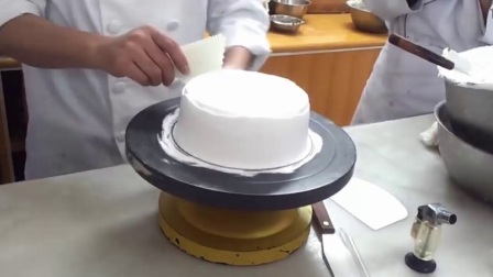 初学抹蛋糕胚视频教程 教我学做蛋糕