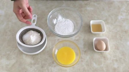 蛋糕用什么面粉 樱花慕斯蛋糕 鸡蛋糕的制作方法