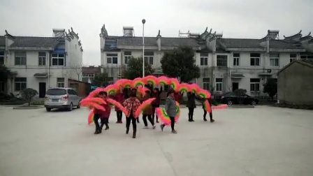 三河镇木兰社区舞蹈队扇子舞走进新时代
