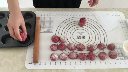 千层榴莲蛋糕的做法 蛋糕卷的做法视频 怎样用烤箱做蛋糕