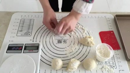 简单蛋糕做法用烤箱 蛋糕上抹的奶油怎么做 面包机做面包的方法