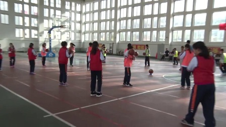 人教体育与健康课标版五至六年级《小篮球 移动：侧身跑、变速跑、变向跑》教学视频，获奖课视频