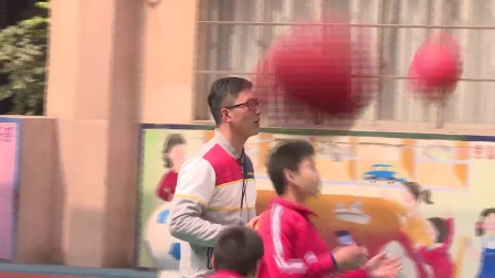 人教体育与健康课标版五至六年级《排球移动垫球》教学视频，获奖课视频