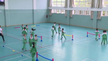 沪少版体育与健康四年级 蹲踞式跳高 教学视频，获奖课视频