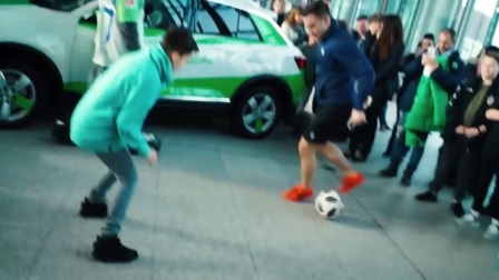 SkillTwins AMAZING Panna_Freestyle Football Skills In Germany★(With Volkswagen)