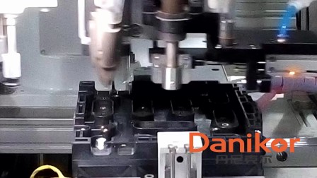 丹尼克尔 新能源电池自动送钉+拧紧 外六角螺栓 应用案例视频 Danikor
