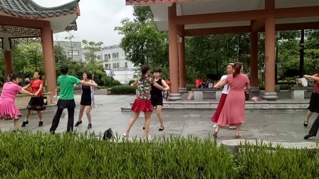 知足常乐舞蹈队晨练双人舞:相思草