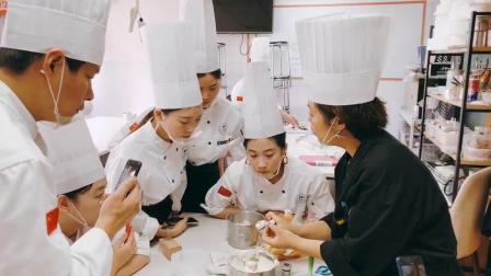 新梦想蛋糕烘焙培训学校学员们努力学习