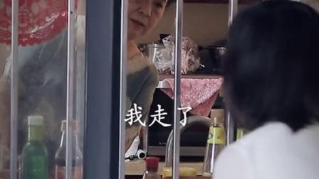 她是你妈妈的妈妈，她记得你爱吃些什么，记得你几岁掉牙，你也要记得，多陪陪她。