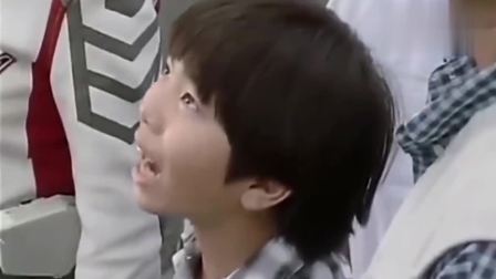 迪迦帮怪兽找妈妈，丽娜看到流下了眼泪