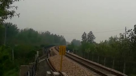 DF11牵引K8505通过114道口