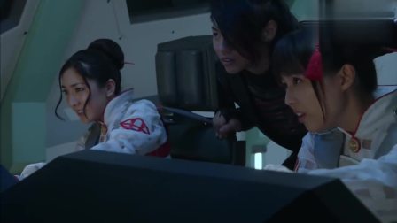 奥特曼：欧布一人对抗两只怪兽，伽古拉也被无边无际的怪兽包围