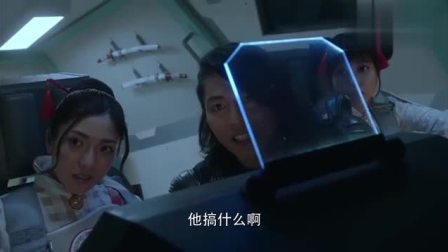 奥特曼：欧布战力真差，被这个怪兽给完虐，伽古拉靠这个征服女子