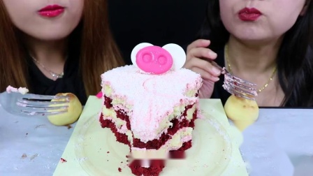 搞笑吃播：红丝绒蛋糕熊猫冰淇淋草莓月饼，吃货姐妹花吃得真香