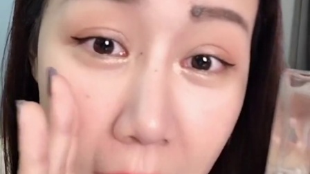 大白兔竟然也出香水啦！喜欢吗【点赞+留言】里揪一个幸运鹅送试用装给你尝鲜记得+关注～