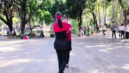双人舞快四拉手舞DJ《我记得你眼里的依恋》