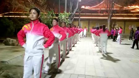 景怡玲健身舞蹈协会和大家一起学跳北京的金山上姐妹加油^_^^_^^_^^_^^_^