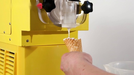 麦可酷冰淇淋机现场制作视频视频雪糕机冰淇淋机操作技术配方方法