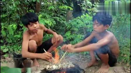 荒野小孩：烹饪的小杂鱼味道还不错，这次兄弟俩记得煮的白米饭了