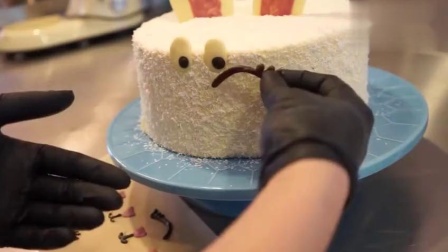 简单复活节兔子蛋糕的制作过程！