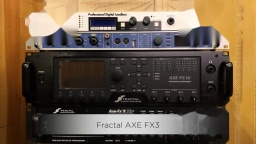 Fractal AXE FX3 和 FX2（XL+) 效果器对比