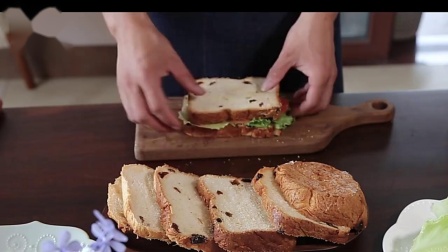 用面包机做面包，方便快捷又好吃！