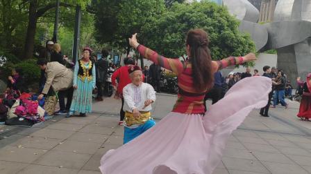 王老师上海大世界广场新疆舞