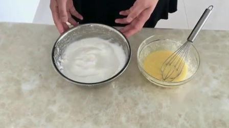 哪里学烘焙 裱花教程视频入门 芝士慕斯蛋糕的做法