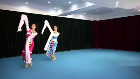 好看的不得了，中央民族大学女子双人舞《卓玛》