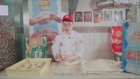 禾洛上海Ken师傅拿坡里披萨卡普托面粉教学第二集-分割面团和发酵
