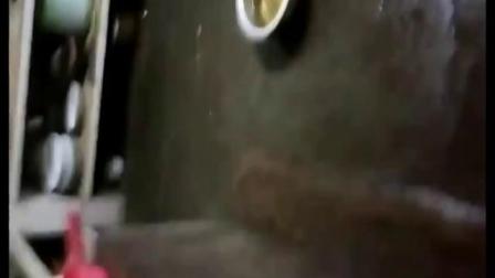 每逢下雨都水浸的广东茂名市茂南区羊角煤矿低矮棚户区           蜗居在那低矮潮湿的棚户区老矿工们多么渴望在有生之年能住上棚户改造后的新房啊！