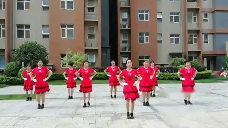 西安市李佳红蜻蜓歌伴舞队《藏族生日祝酒歌》现场炫酷版