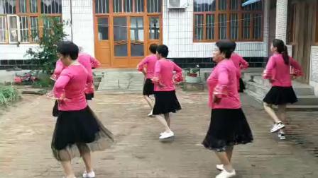 许口彩虹舞蹈队广场舞中国歌最美