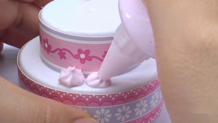 《奇奇和悦悦的玩具》制作特别漂亮的粉红色生日蛋糕！