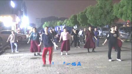 东方早城舞蹈健身队广场舞（火火的姑娘）
