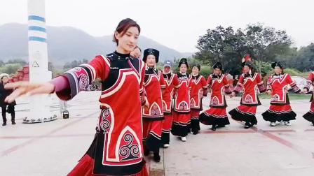 冕宁县2021年达体舞普及大赛在红军广场浓重举行