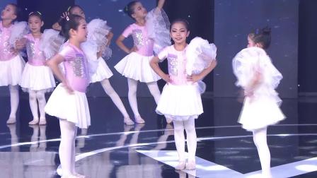 第五届舞蹈世界总决赛 | 天津市东丽区辉舞艺术培训学校-《还能孩子多久》