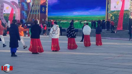 1408内蒙古全区广场舞大赛在乌兰察布后旗拉开帷幕《察哈尔广场》往日时光1050
