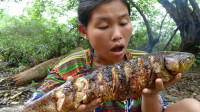 荒野美食篇：农村大嫂户外制作美食，这么大的烤鱼直接抱着啃