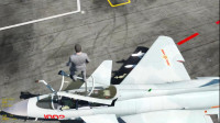 GTA5: 歼10战斗机在航母上起飞后会降落在哪里呢？