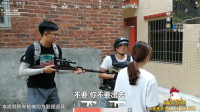 真人吃鸡：傻瓜队友套路妹子装备，不敢杀敌