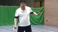 李在福羽毛球《追球》（4-5）：单打正手发高球