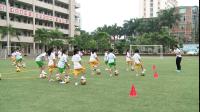 新人教版小学体育与健康1-2年级水平一小足球游戏1.持绳颠球与传球游戏-于-省级优课