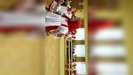 莫斯科州奥金佐沃区6号学生学校表演的俄罗斯民族舞蹈