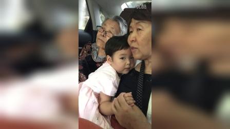 琪琪格格两周岁送姑奶回哈尔滨.心情不美丽.
